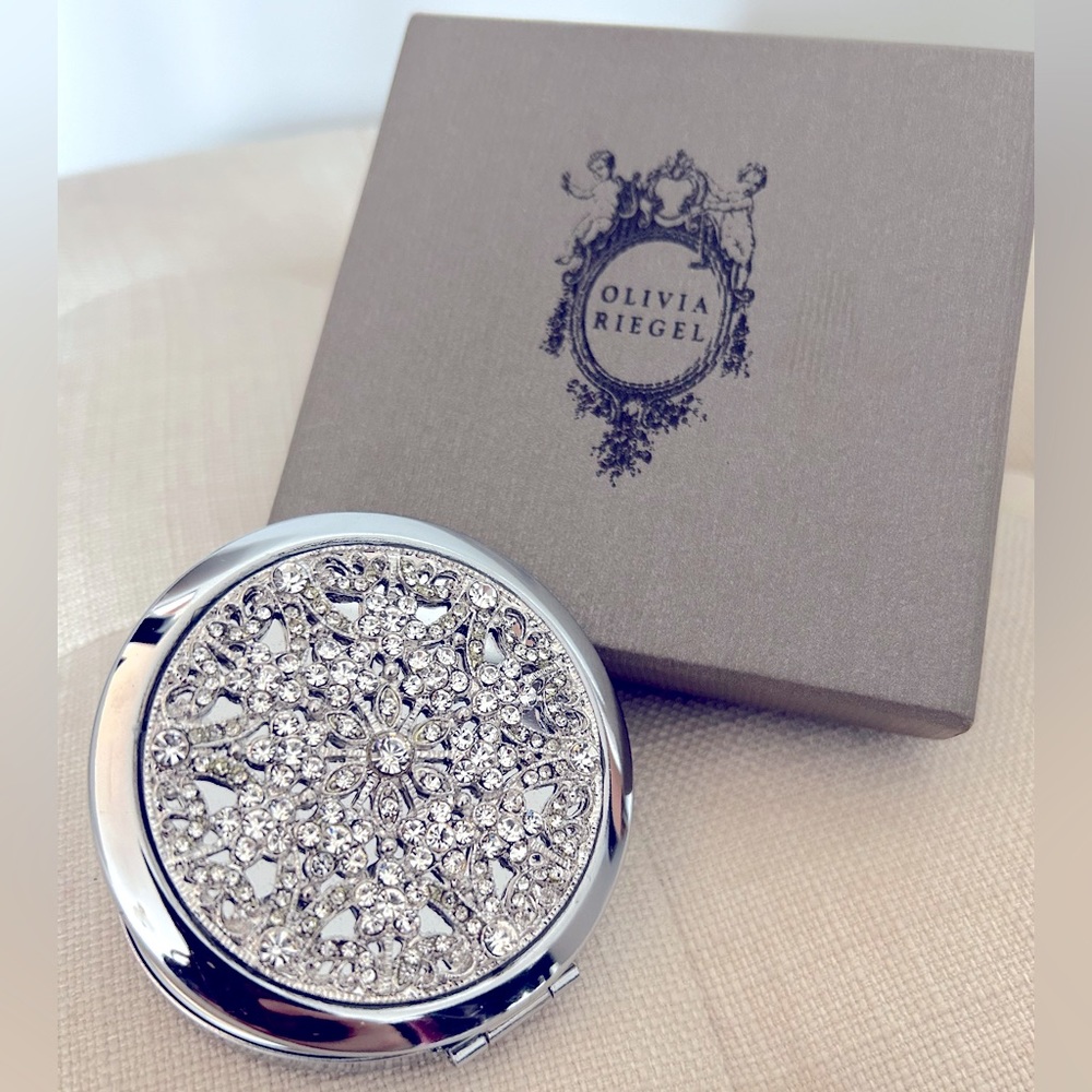 NWOT Olivia Riegel Windsor Compact Mirror